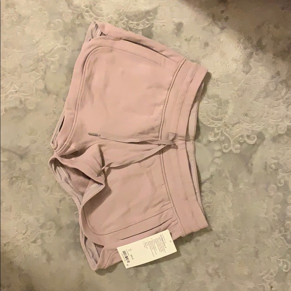 lululemon athletica Pants - Lululemon hit reset shirt 3” Az 12 NWT